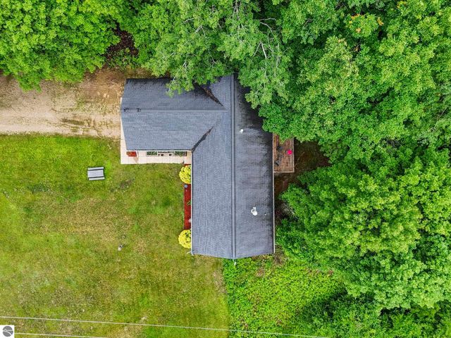 17924 River Bluffs Drive, Hersey, MI 49639