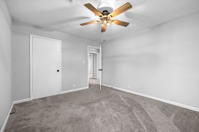 1729 E 7th St, Hopkinsville, KY 42240