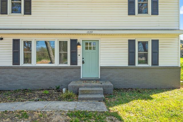 1729 E 7th St, Hopkinsville, KY 42240