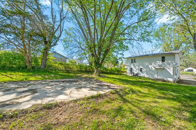 1729 E 7th St, Hopkinsville, KY 42240