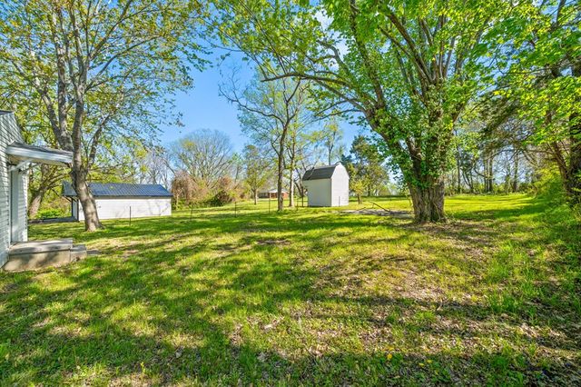 1729 E 7th St, Hopkinsville, KY 42240