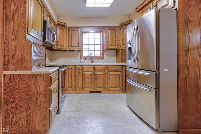 6813 Karyn Drive, Avon, IN 46123
