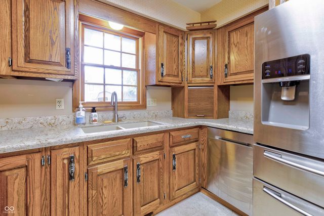 6813 Karyn Drive, Avon, IN 46123