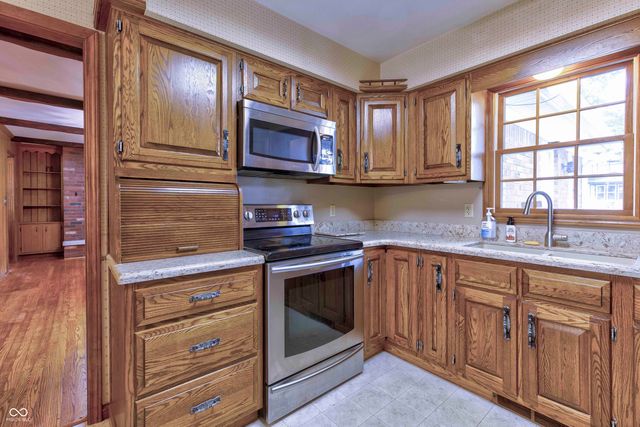 6813 Karyn Drive, Avon, IN 46123