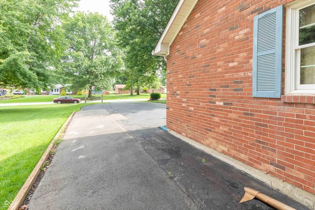 6813 Karyn Drive, Avon, IN 46123