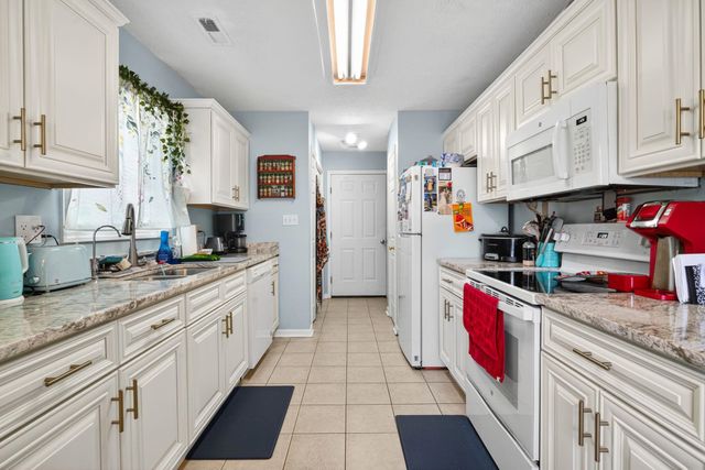 1004 Autumn Dr., Murrells Inlet, SC 29576