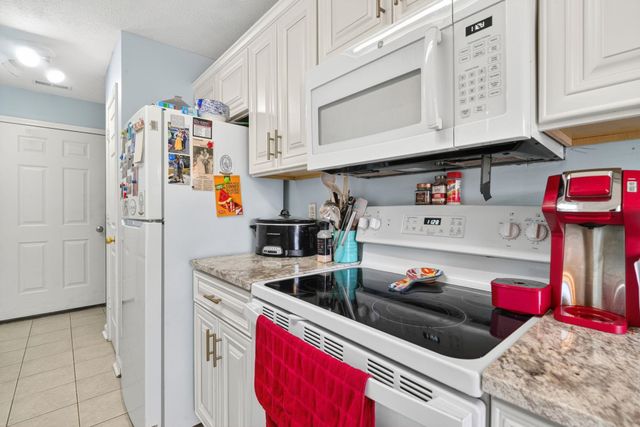 1004 Autumn Dr., Murrells Inlet, SC 29576