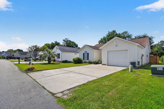 1004 Autumn Dr., Murrells Inlet, SC 29576