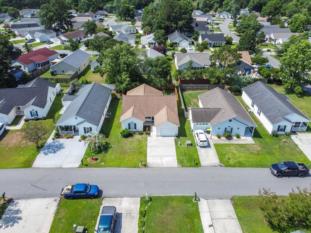 1004 Autumn Dr., Murrells Inlet, SC 29576