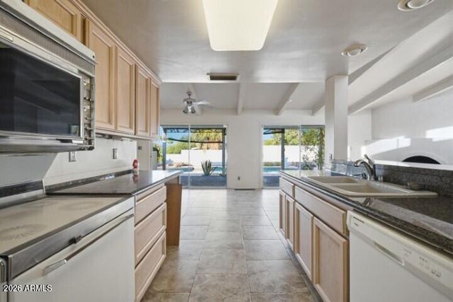 13045 N 8TH Avenue, Phoenix, AZ 85029