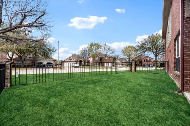 4116 Walnut Creek Court, Fort Worth, TX 76137