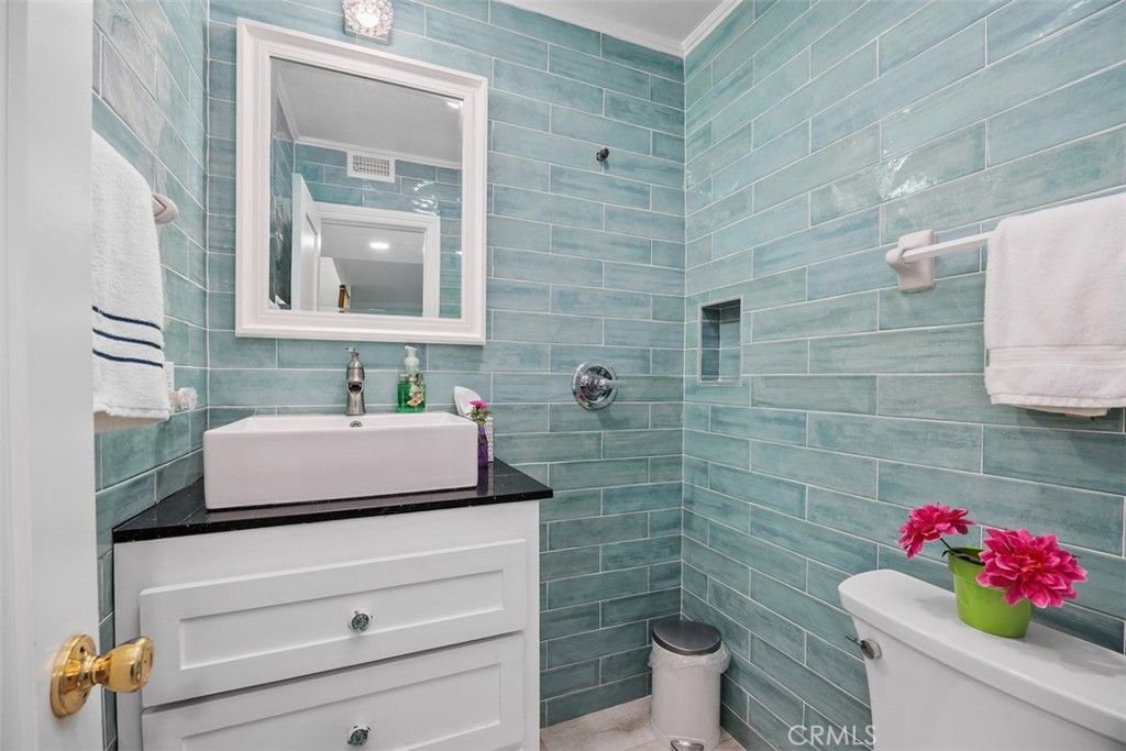 Image 14 of property listing at 4669 Coralwood, Carlsbad, CA 92008