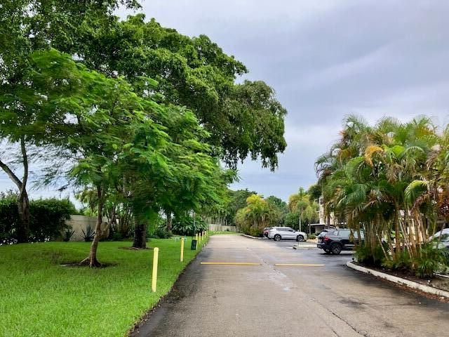 106 Lake Emerald Drive Apt 114, Oakland Park, FL 33309