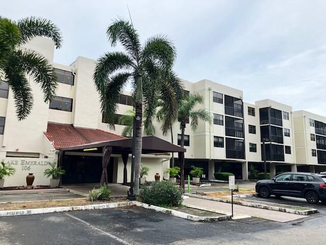 106 Lake Emerald Drive Apt 114, Oakland Park, FL 33309