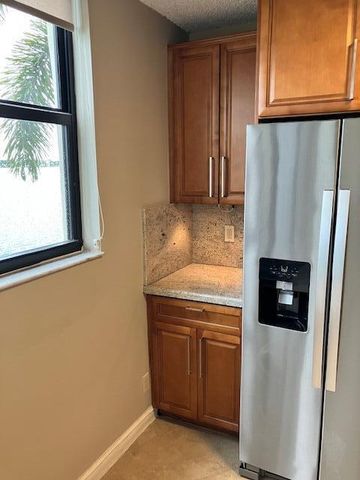 106 Lake Emerald Drive Apt 114, Oakland Park, FL 33309