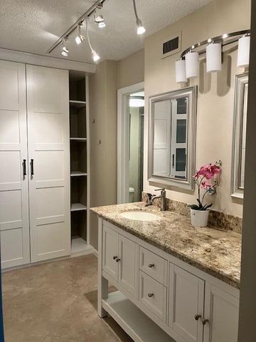 106 Lake Emerald Drive Apt 114, Oakland Park, FL 33309