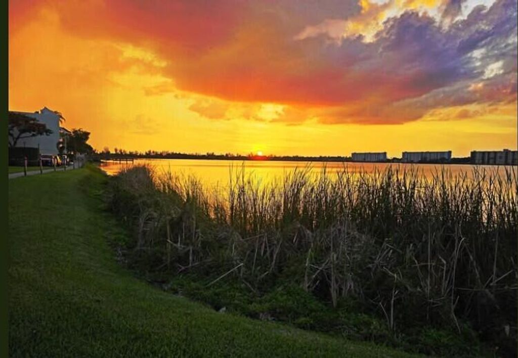 106 Lake Emerald Drive Apt 114, Oakland Park, FL 33309