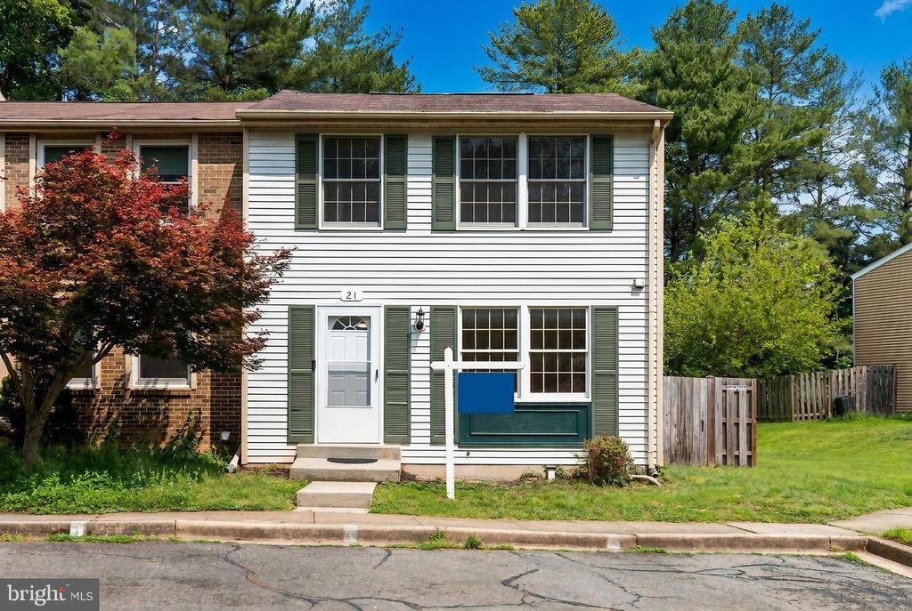 Image 1 of property listing at 21 DUFIEF CT, North Potomac, MD 20878