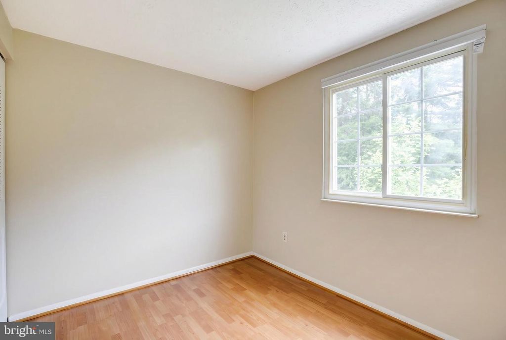 Image 25 of property listing at 21 DUFIEF CT, North Potomac, MD 20878