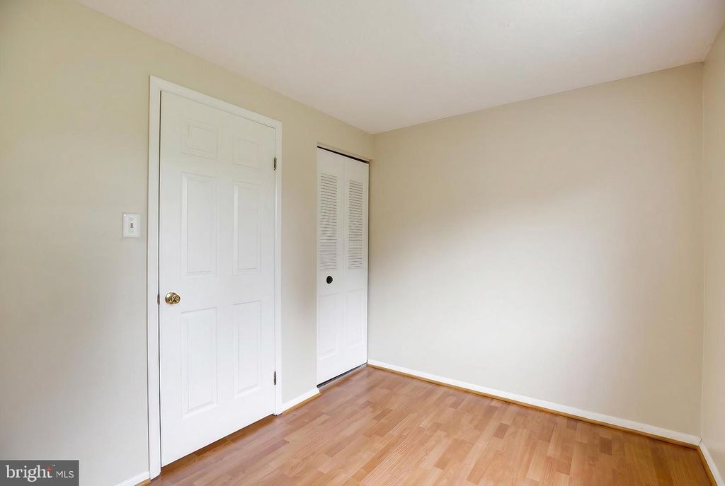 Image 26 of property listing at 21 DUFIEF CT, North Potomac, MD 20878