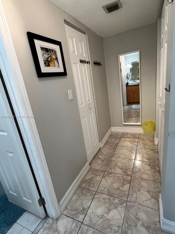 3475 N Country Club Dr 312, Aventura, FL 33180