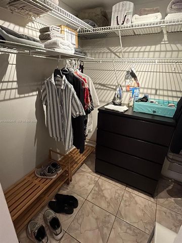 3475 N Country Club Dr 312, Aventura, FL 33180