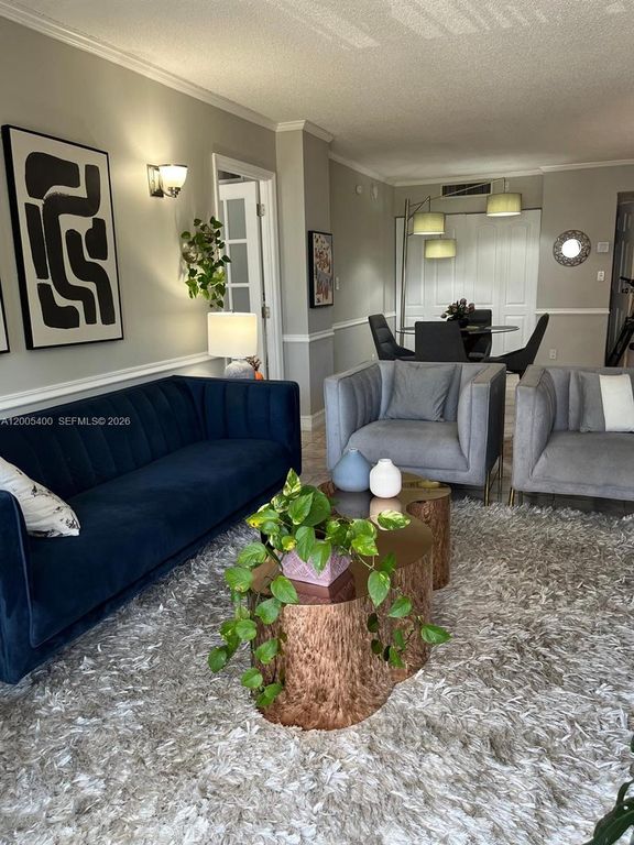 3475 N Country Club Dr 312, Aventura, FL 33180