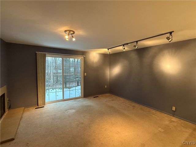 121 Softwind Circle, Baldwinsville, NY 13027