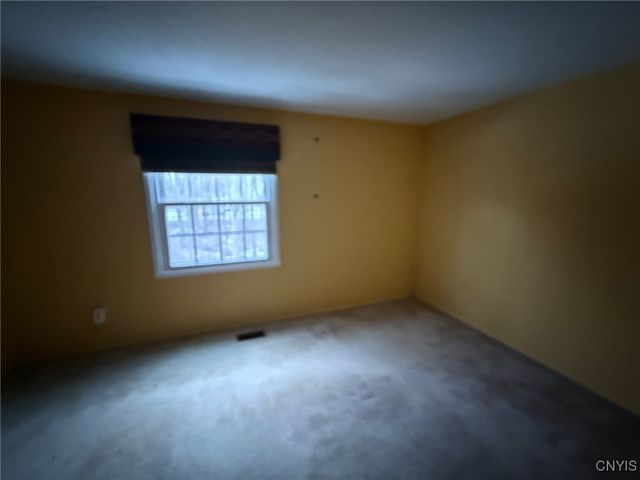 121 Softwind Circle, Baldwinsville, NY 13027