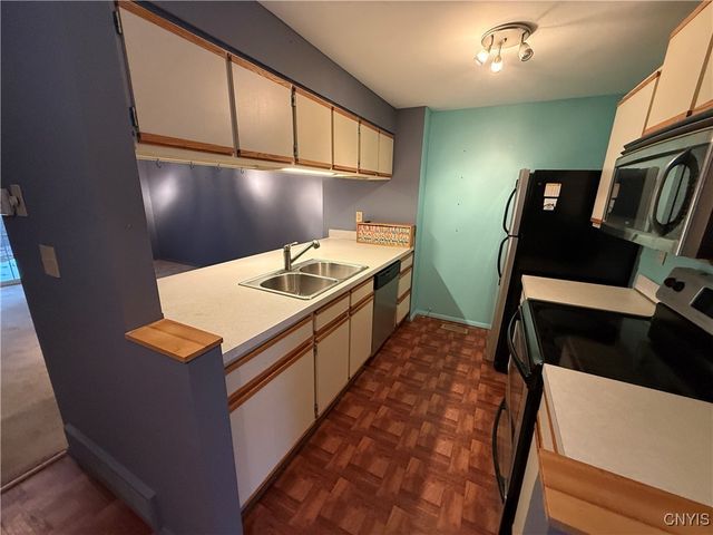 121 Softwind Circle, Baldwinsville, NY 13027