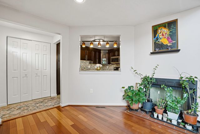 237 South St 6, Shrewsbury, MA 01545