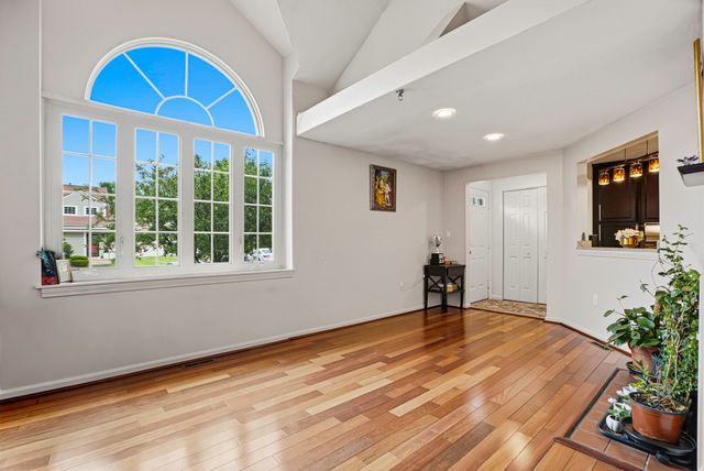 237 South St 6, Shrewsbury, MA 01545
