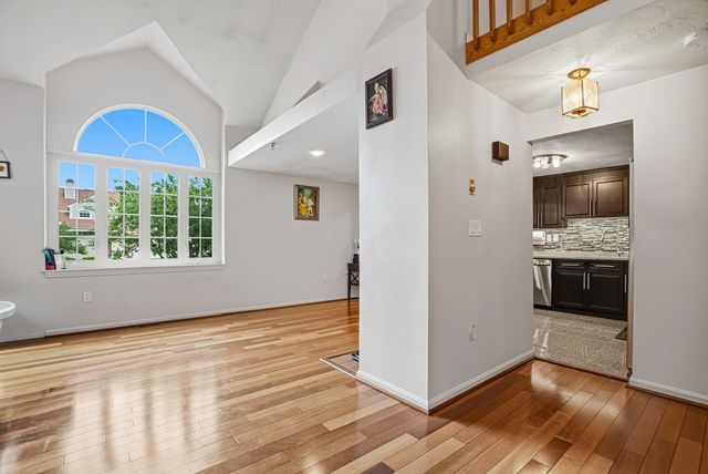 237 South St 6, Shrewsbury, MA 01545