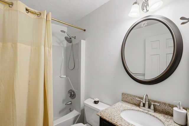 237 South St 6, Shrewsbury, MA 01545
