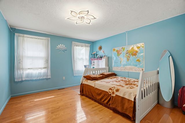 237 South St 6, Shrewsbury, MA 01545