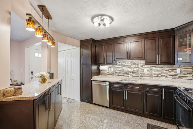 237 South St 6, Shrewsbury, MA 01545