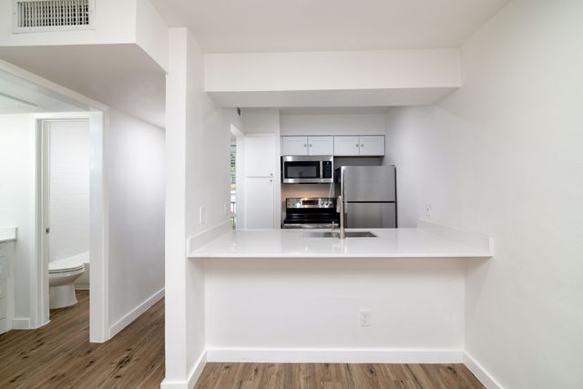 2722 Throckmorton Street 305, Dallas, TX 75219