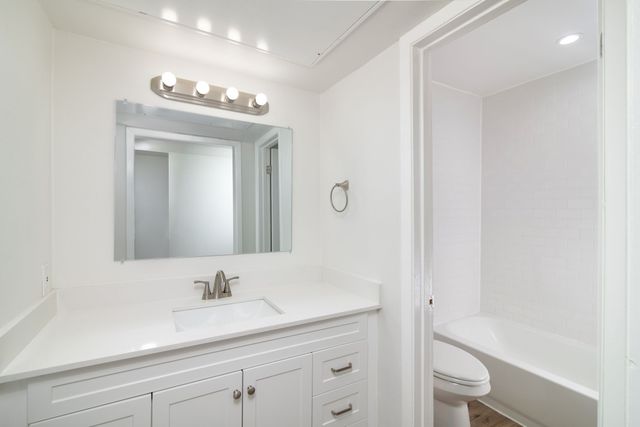 2722 Throckmorton Street 305, Dallas, TX 75219