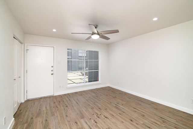 2722 Throckmorton Street 305, Dallas, TX 75219