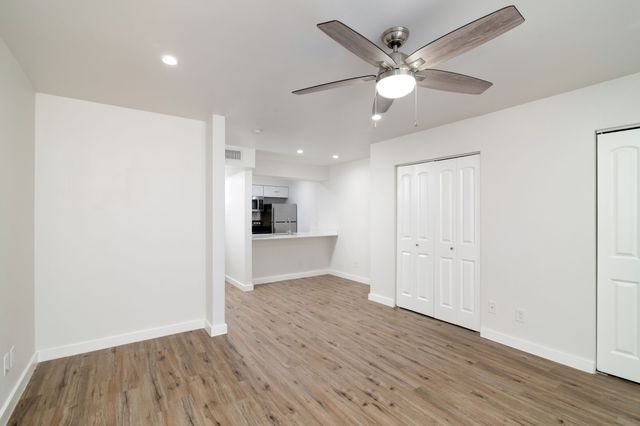 2722 Throckmorton Street 305, Dallas, TX 75219