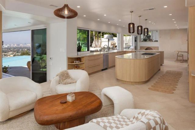1904 Via Casa Alta, La Jolla, CA 92037