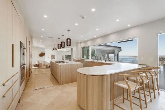 1904 Via Casa Alta, La Jolla, CA 92037