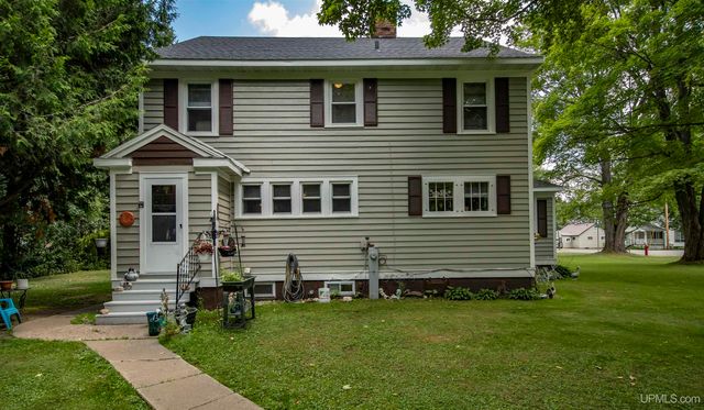 106 Rogers Avenue, Iron River, MI 49935