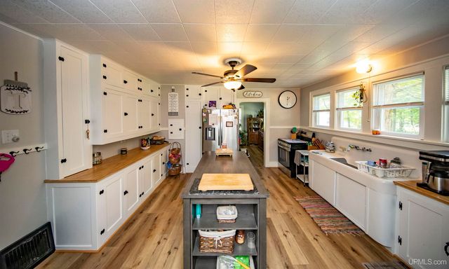 106 Rogers Avenue, Iron River, MI 49935