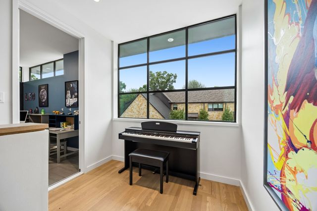 4558 Ridge Road, Dallas, TX 75229