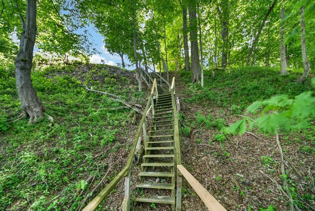 5360 WOLF Road, Erie, PA 16505