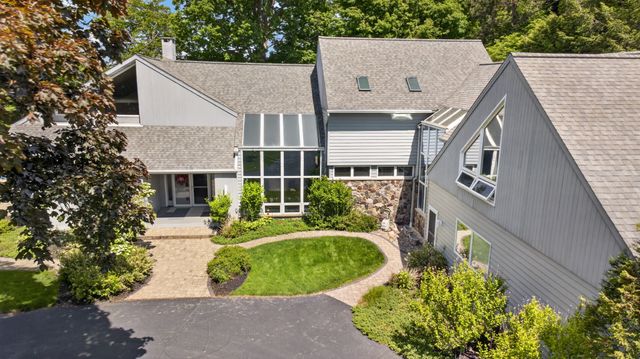 5360 WOLF Road, Erie, PA 16505