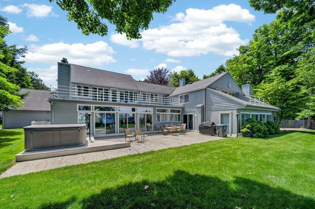 5360 WOLF Road, Erie, PA 16505
