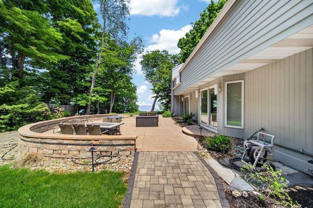 5360 WOLF Road, Erie, PA 16505