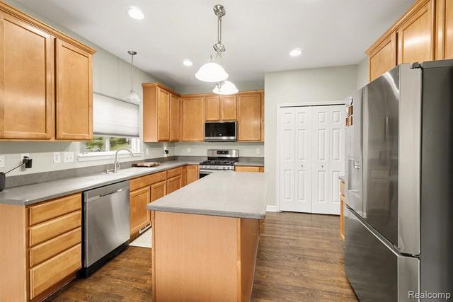 1865 Elkridge Circle, Highland, MI 48356